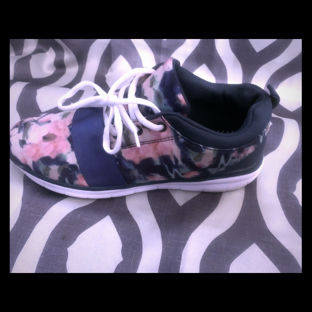 Floral tennis shoes